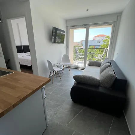 Apartment With A Parking Space Kastel Stafilic, - 22533 Kastela