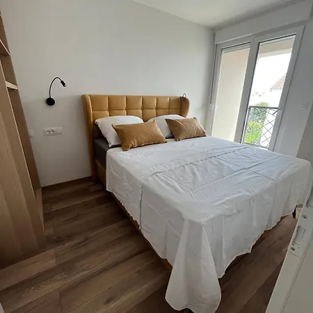 With Parking Space Kastel Stafilic, - 22533