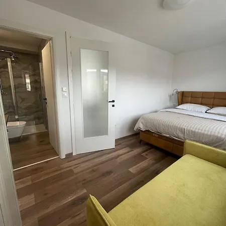 Apartment With A Parking Space Kastel Stafilic, - 22533 Kastela