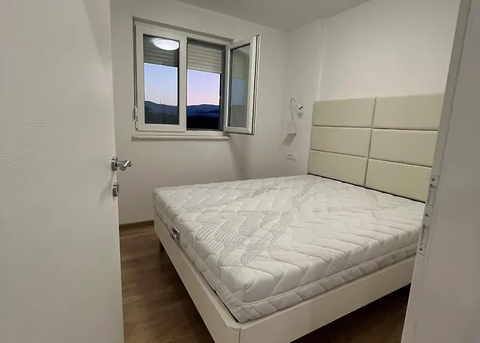 With Parking Space Kastel Stafilic, - 22533