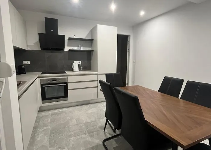 Appartement With Parking Space Kastel Stafilic, - 22533 *