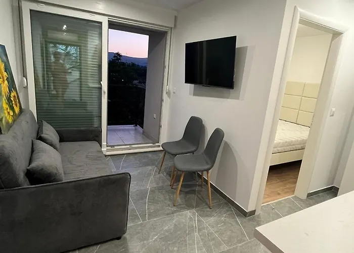 Appartement With Parking Space Kastel Stafilic, - 22533 *